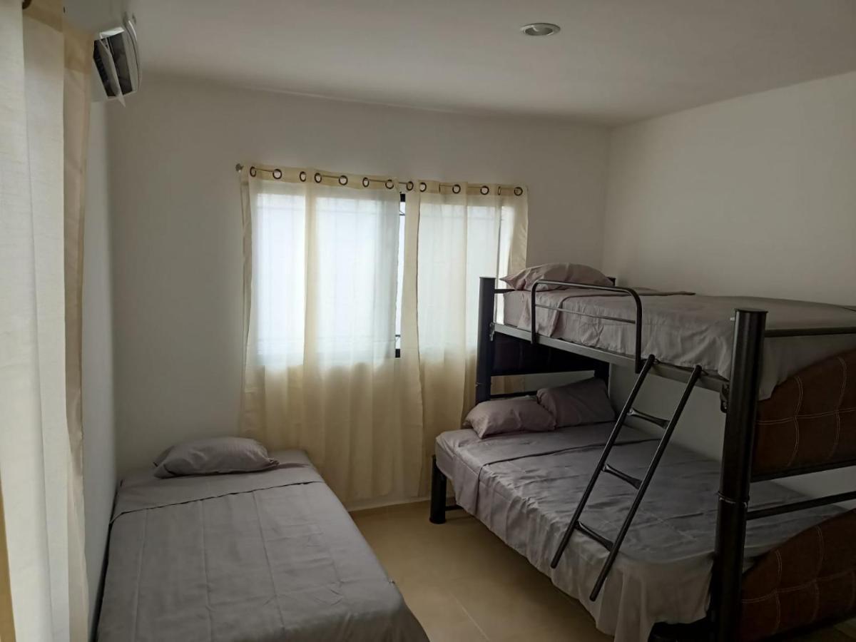Hermosa Casa A 15 Minutos Del Aeropueto De Cancun En Exclusivo Fraccionamiento Residencial エクステリア 写真