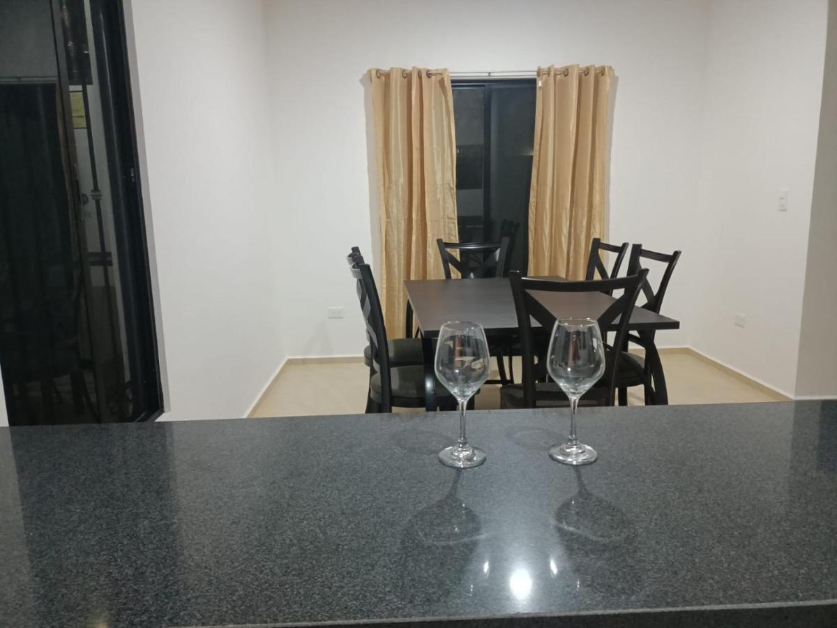 Hermosa Casa A 15 Minutos Del Aeropueto De Cancun En Exclusivo Fraccionamiento Residencial エクステリア 写真